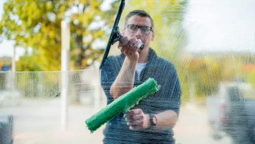 Glas- und Fensterreinigung